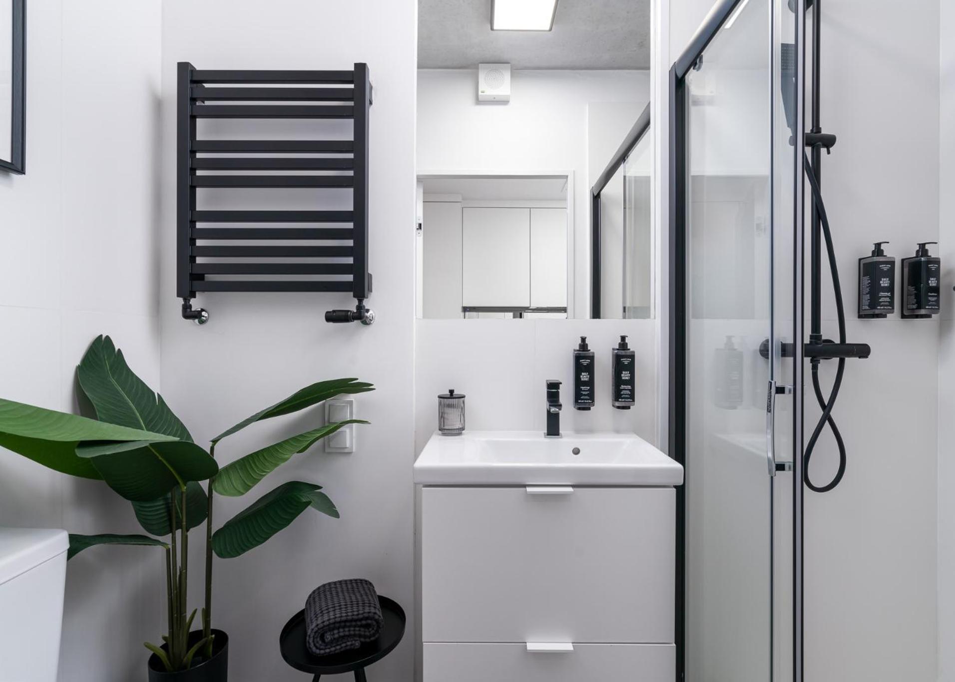 Apartments Wroc'Love By Me &301 Legnicka & Self Check-In 24H & Lift & Air Conditioning Wrocław Eksteriør bilde