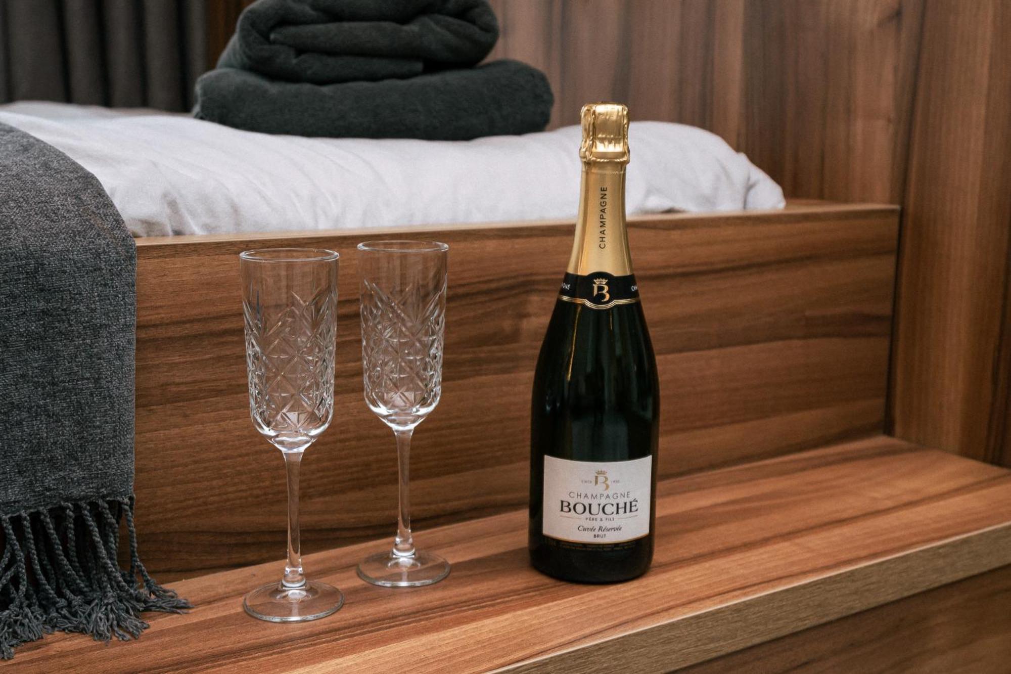 Apartments Wroc'Love By Me &301 Legnicka & Self Check-In 24H & Lift & Air Conditioning Wrocław Eksteriør bilde